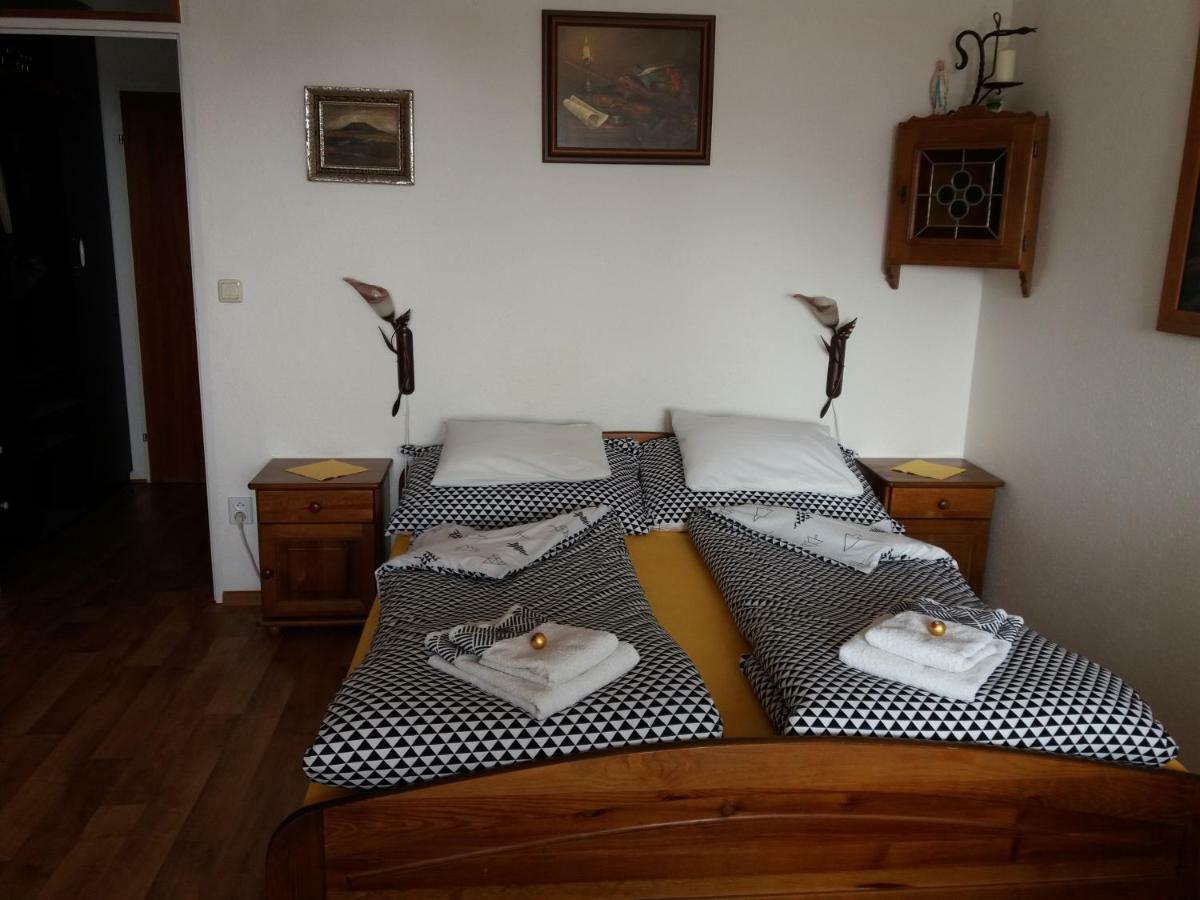 Apartma Mit Seeblick Sankt Gilgen Exterior photo